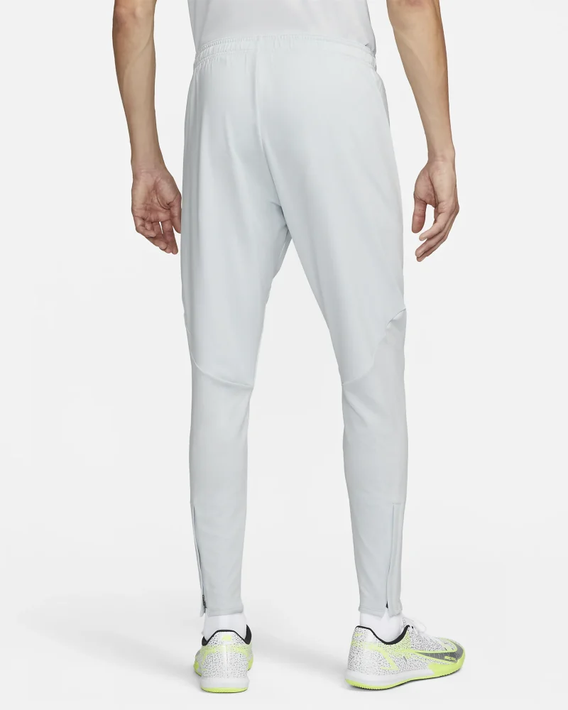 Nike Dri-FIT Strike Men's Socc - Image 3