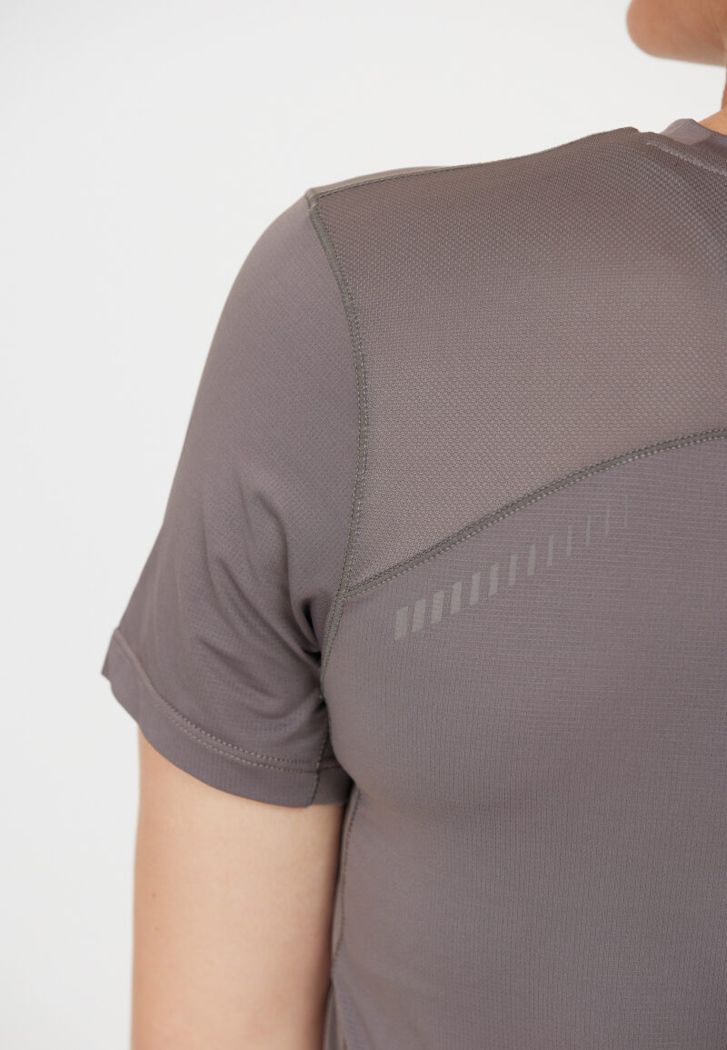 ENDURANCE Nan W S/S Tee - Image 5